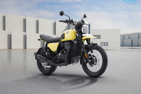 Yezdi Scrambler Single Tone Outlaw Olive image